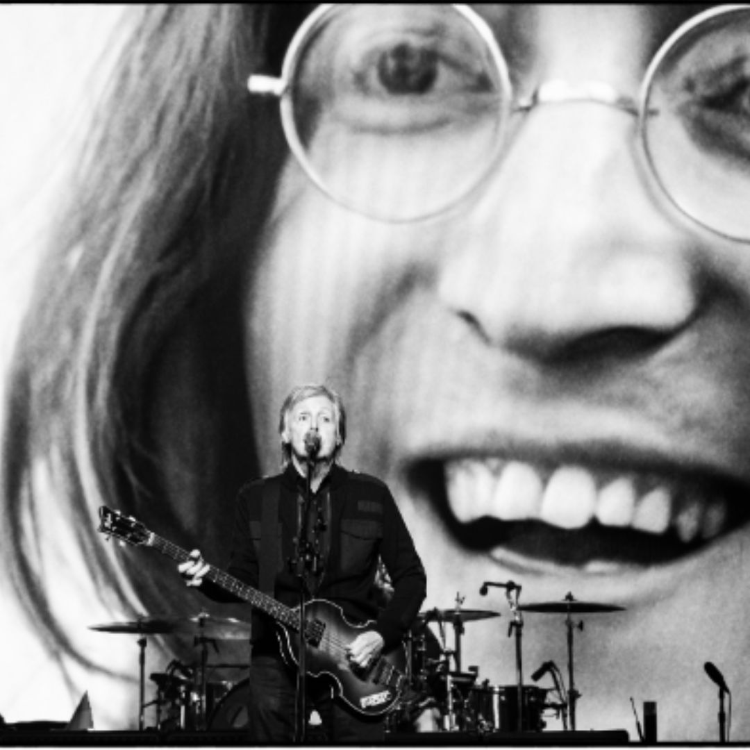 Paul McCartney Homenageia John Lennon em Seu 83º Aniversário